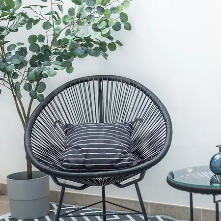 Comfortable Near The Center By Rems *