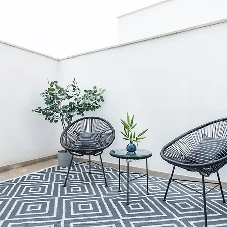 Comfortable Near The Center By Rems Apartment